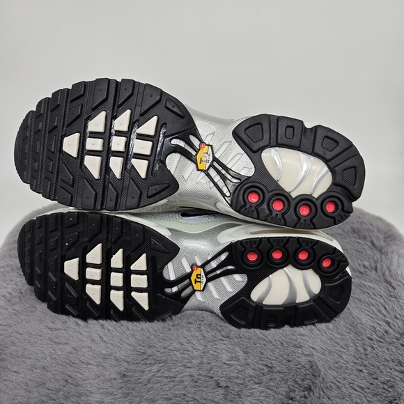 Nike Air Max Plus 'Light Silver' Women's Shoes Size 11 New - Picture 7 of 8